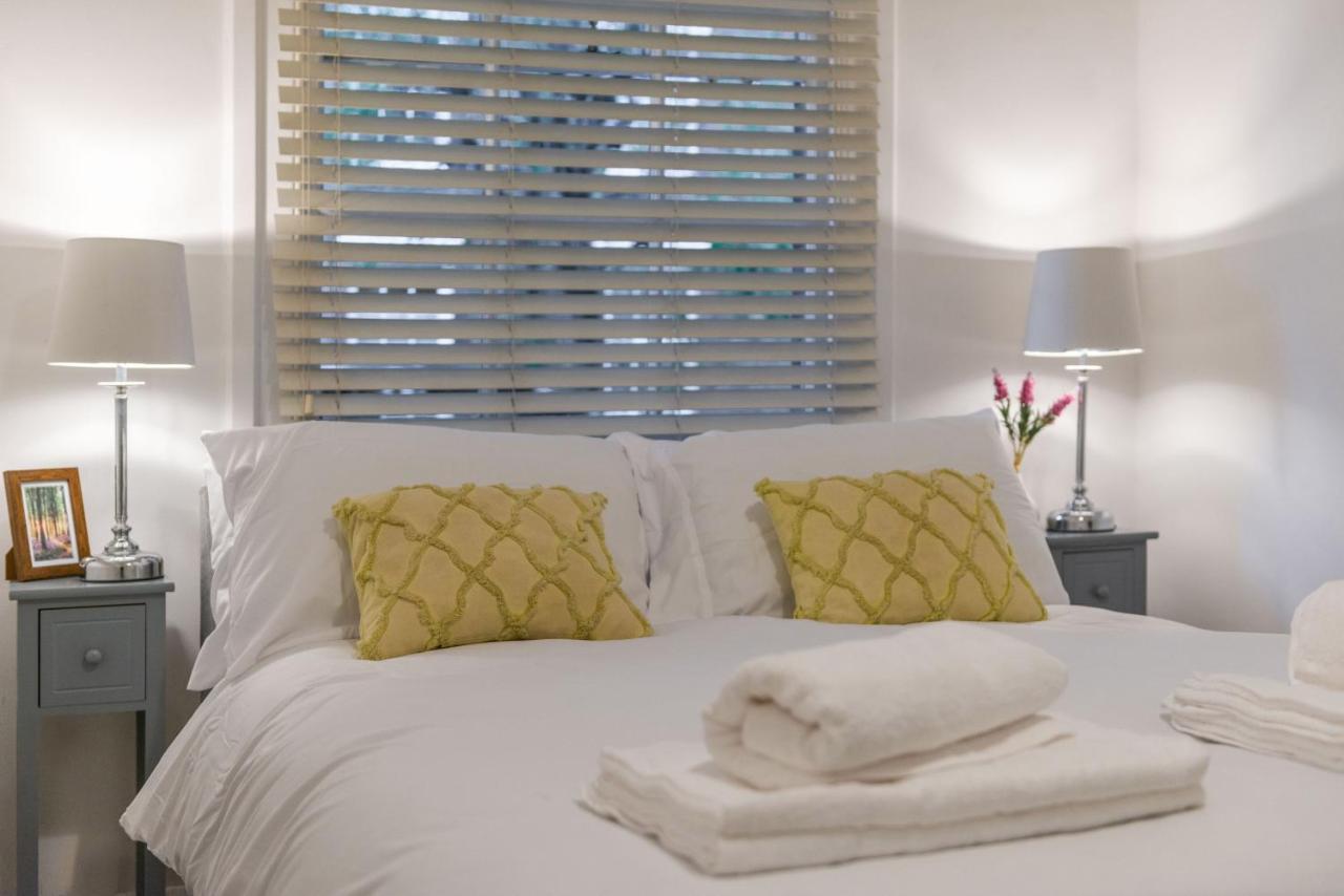 Three-Bedroom Bliss In London Town Экстерьер фото