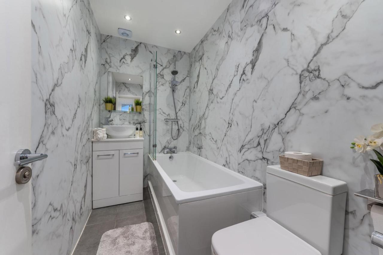 Three-Bedroom Bliss In London Town Экстерьер фото