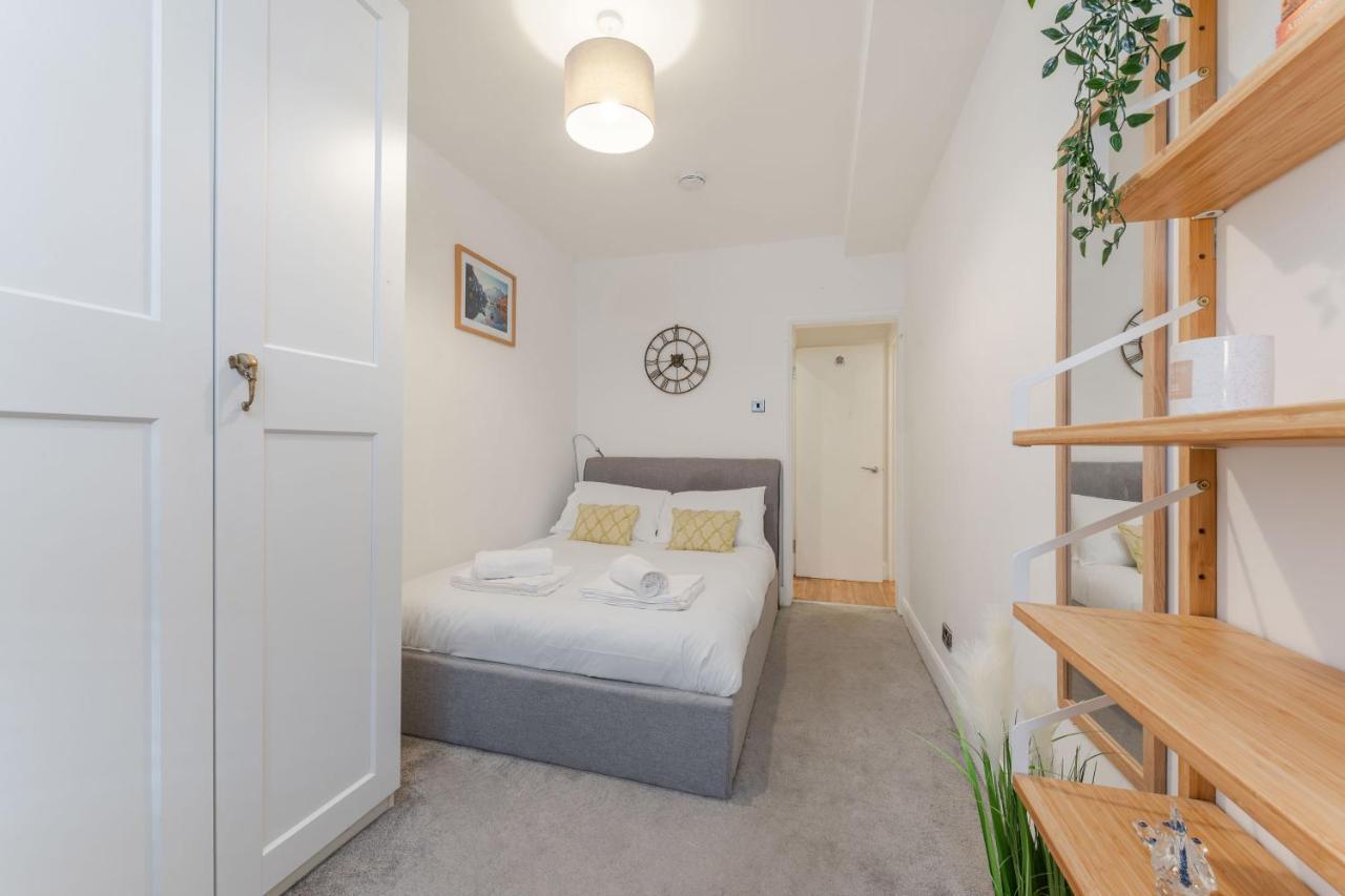 Three-Bedroom Bliss In London Town Экстерьер фото