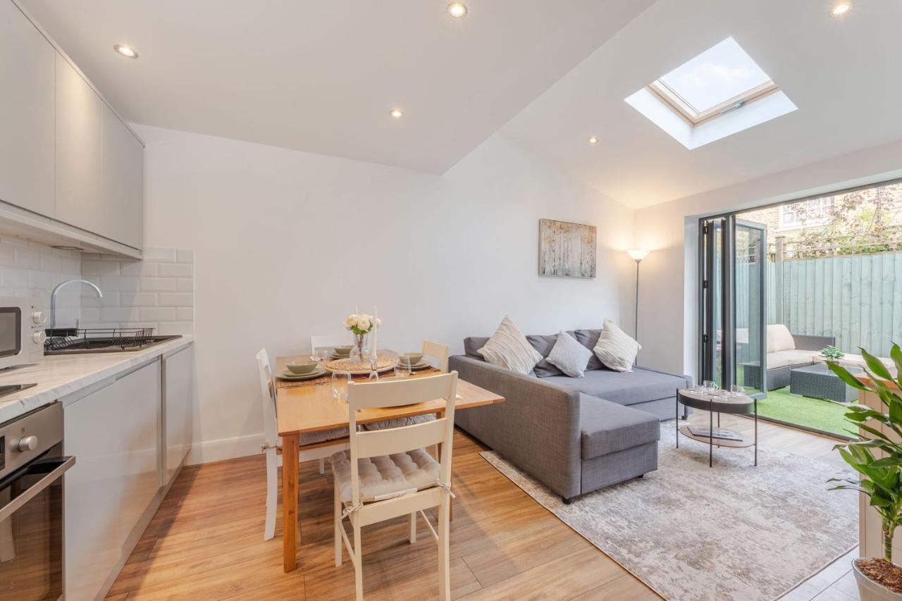 Three-Bedroom Bliss In London Town Экстерьер фото