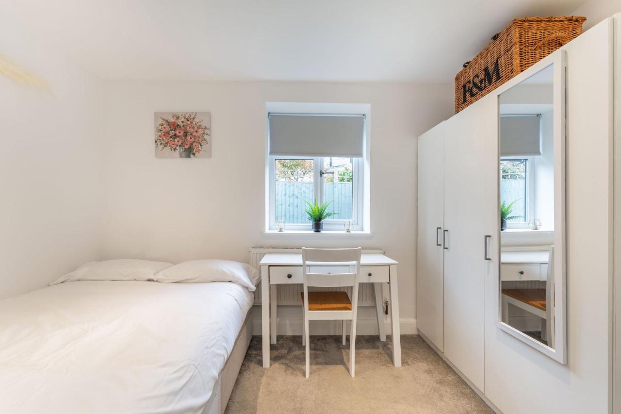 Three-Bedroom Bliss In London Town Экстерьер фото